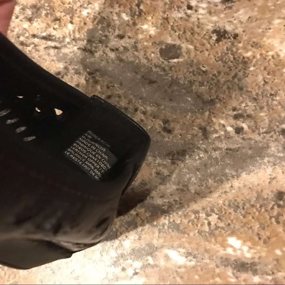 Earth Black Leather Shoes - Picture 10 of 11